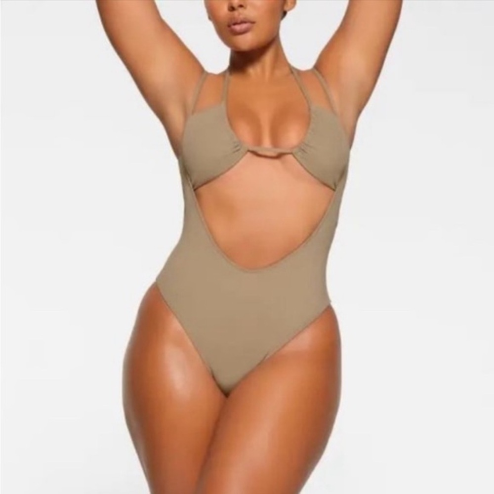 Skims swim cut out open bust one piece size 4x